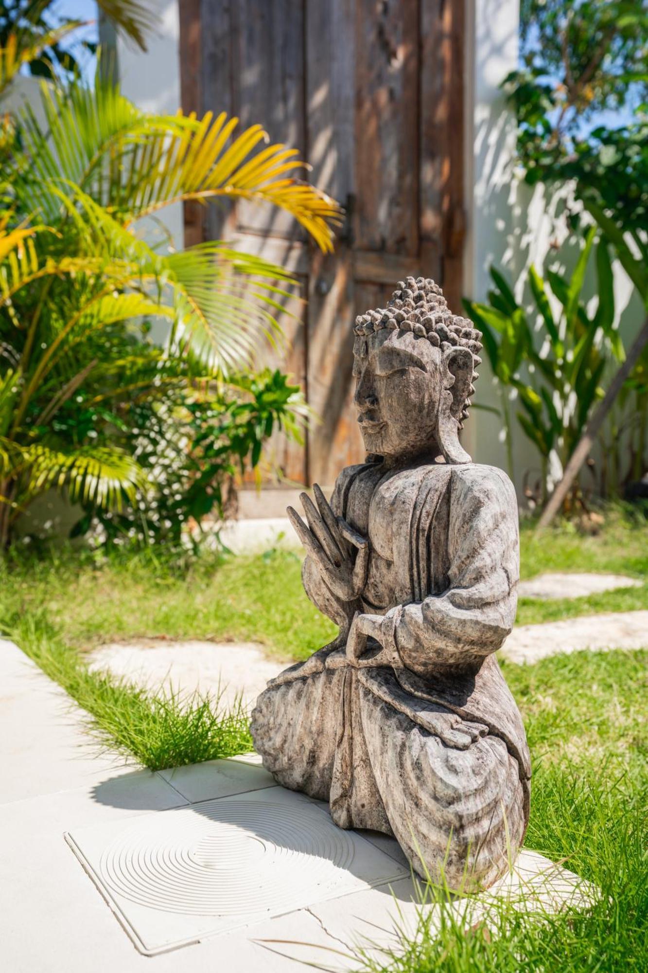 La Kreyiol Bed & Breakfast Uluwatu  Exterior photo