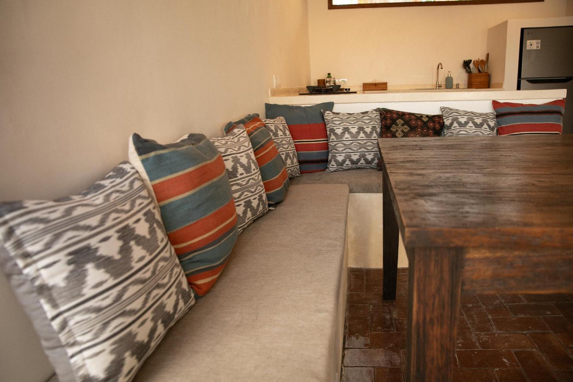 La Kreyiol Bed & Breakfast Uluwatu  Exterior photo